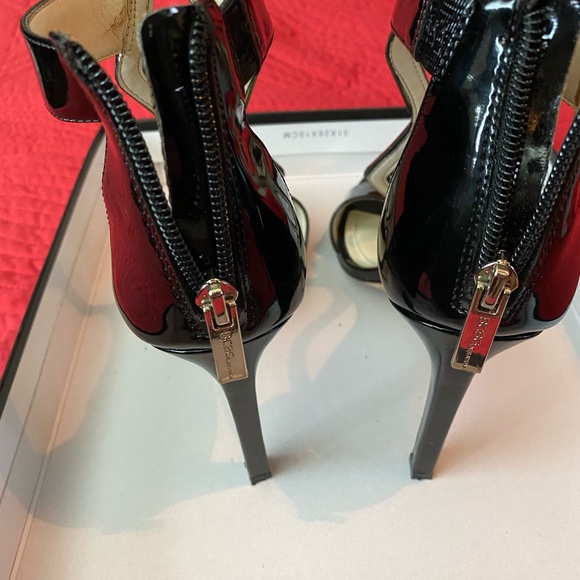 Black and Gold 4 inch Heels - Picture 4 of 5